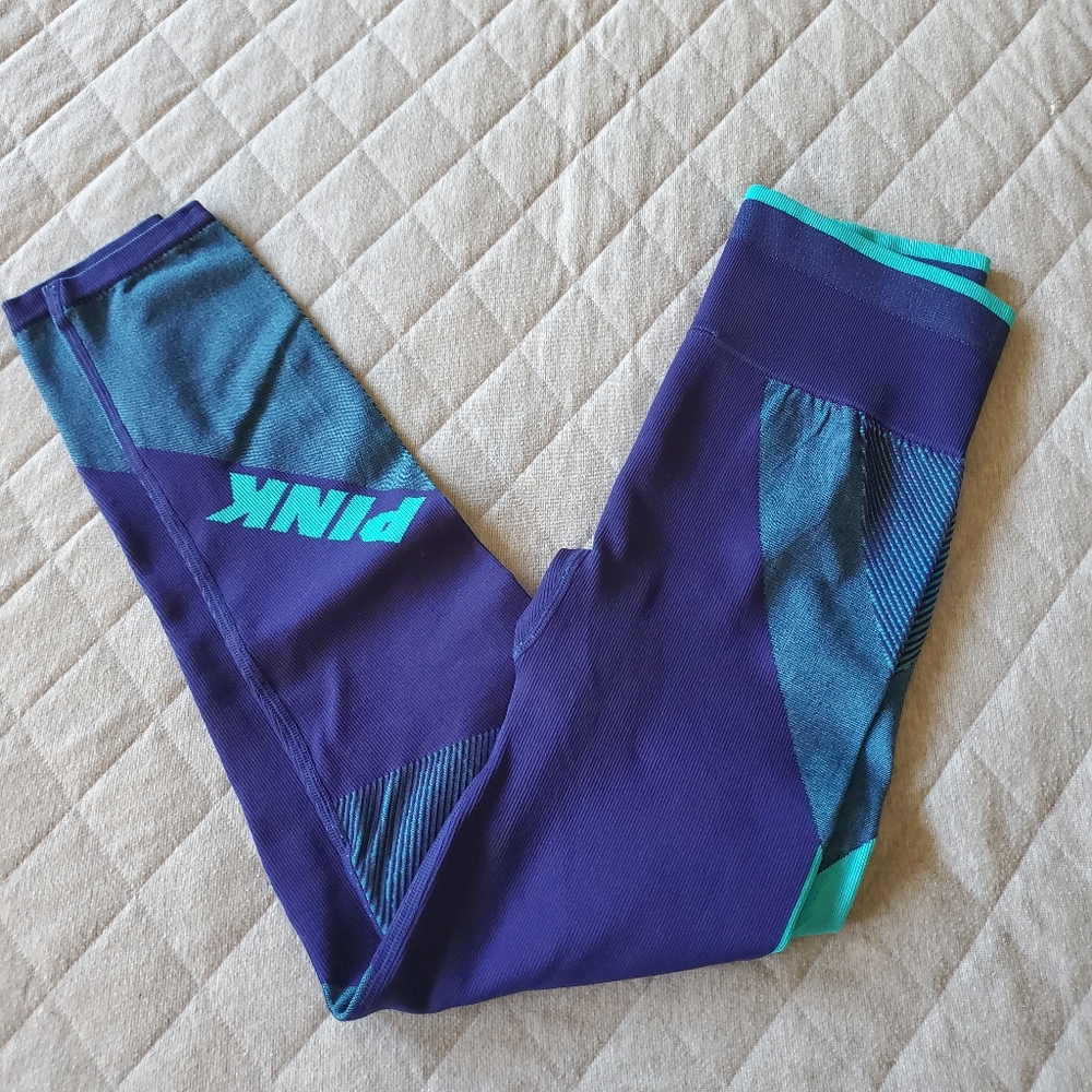 ⭐4/$20 VS PINK Seamless Leggings Small